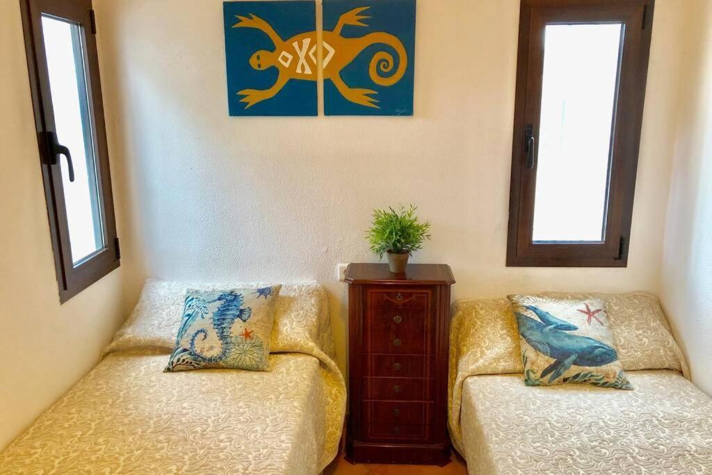 GATU Villa LURBERRI piscina privada, 4 dormitorios, 2 baños, parking , jardín y barbacoa Chiclana de la Frontera Exterior foto