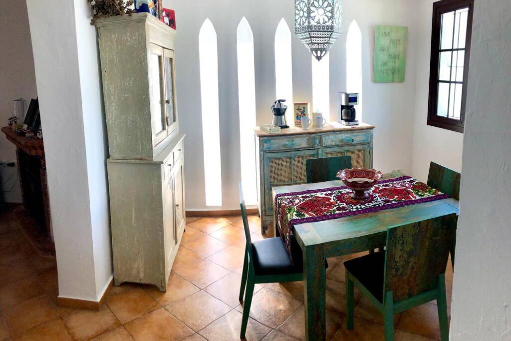 GATU Villa LURBERRI piscina privada, 4 dormitorios, 2 baños, parking , jardín y barbacoa Chiclana de la Frontera Exterior foto
