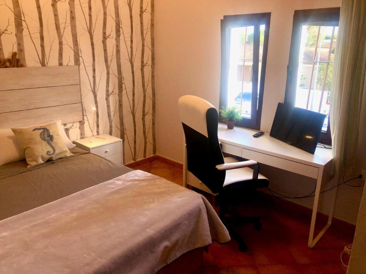 GATU Villa LURBERRI piscina privada, 4 dormitorios, 2 baños, parking , jardín y barbacoa Chiclana de la Frontera Exterior foto