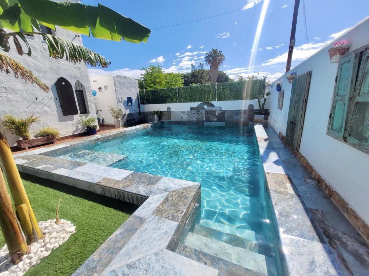 GATU Villa LURBERRI piscina privada, 4 dormitorios, 2 baños, parking , jardín y barbacoa Chiclana de la Frontera Exterior foto